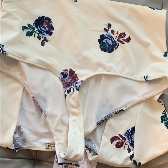 Free People Women’s Bodysuit - Picture 7 of 8